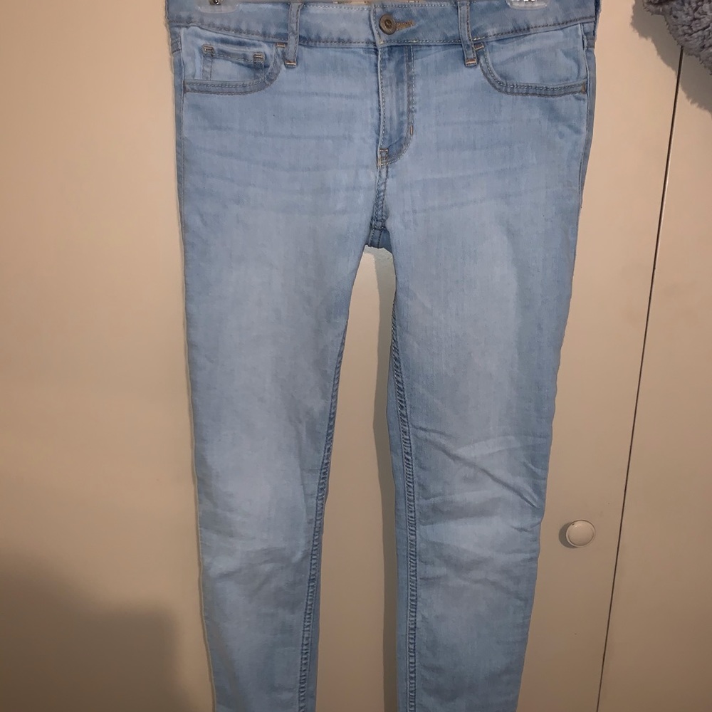 Light Hollister skinny jeans